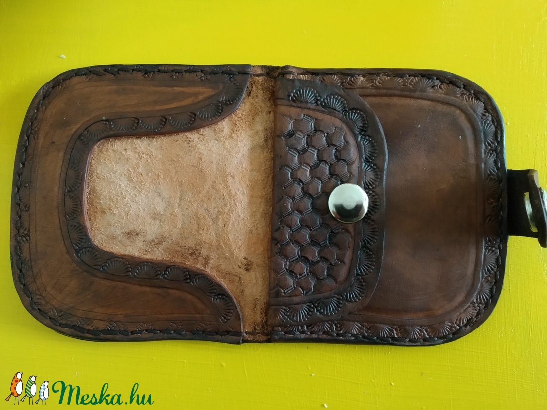 Vésett, poncolt retro bőr pénztárca - táska & tok - pénztárca & más tok - pénztárca - Meska.hu
