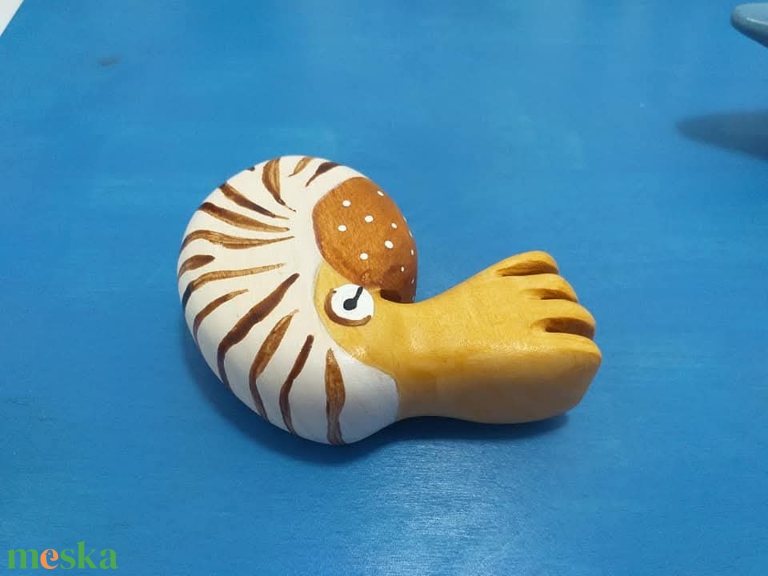Fából készült nautilus csiga fajáték figura - játék & sport - plüssállat & játékfigura - más figura - Meska.hu Fából készült nautilus csiga fajáték figura - játék & sport - plüssállat & játékfigura - más figura - Meska.hu