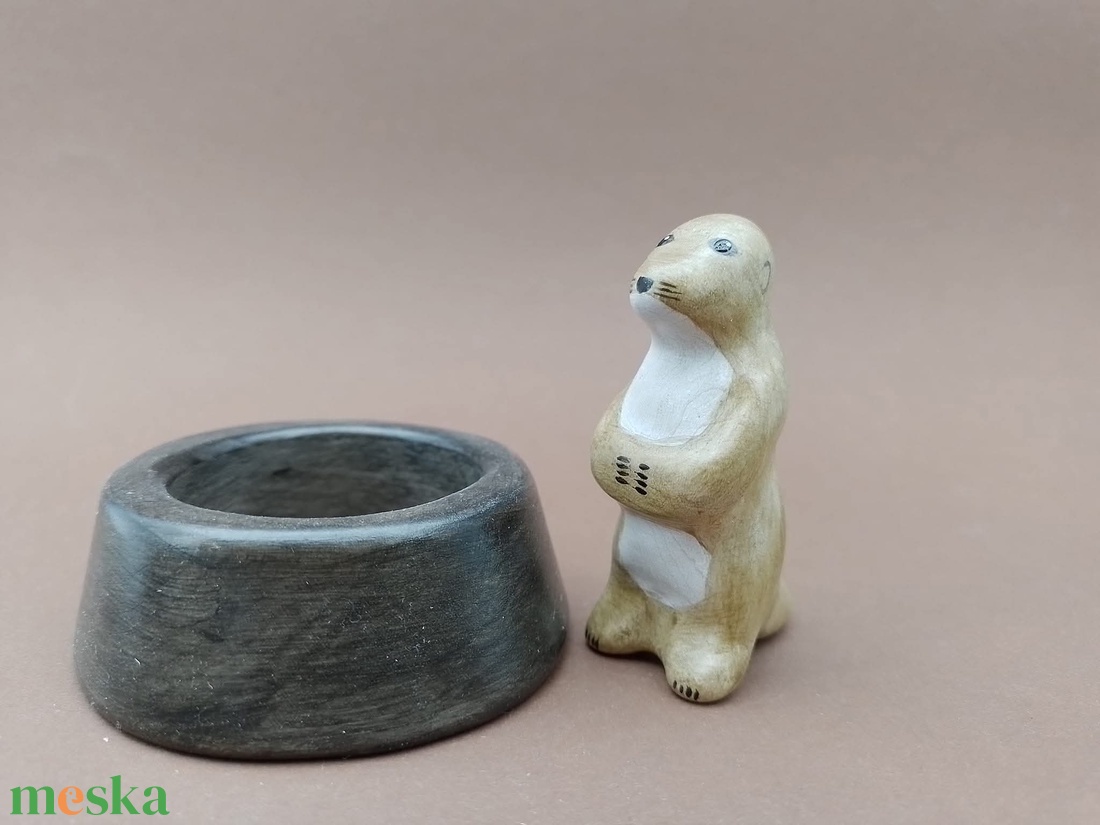 Fából készült szurikáta figura - játék & sport - plüssállat & játékfigura - más figura - Meska.hu Fából készült szurikáta figura - játék & sport - plüssállat & játékfigura - más figura - Meska.hu