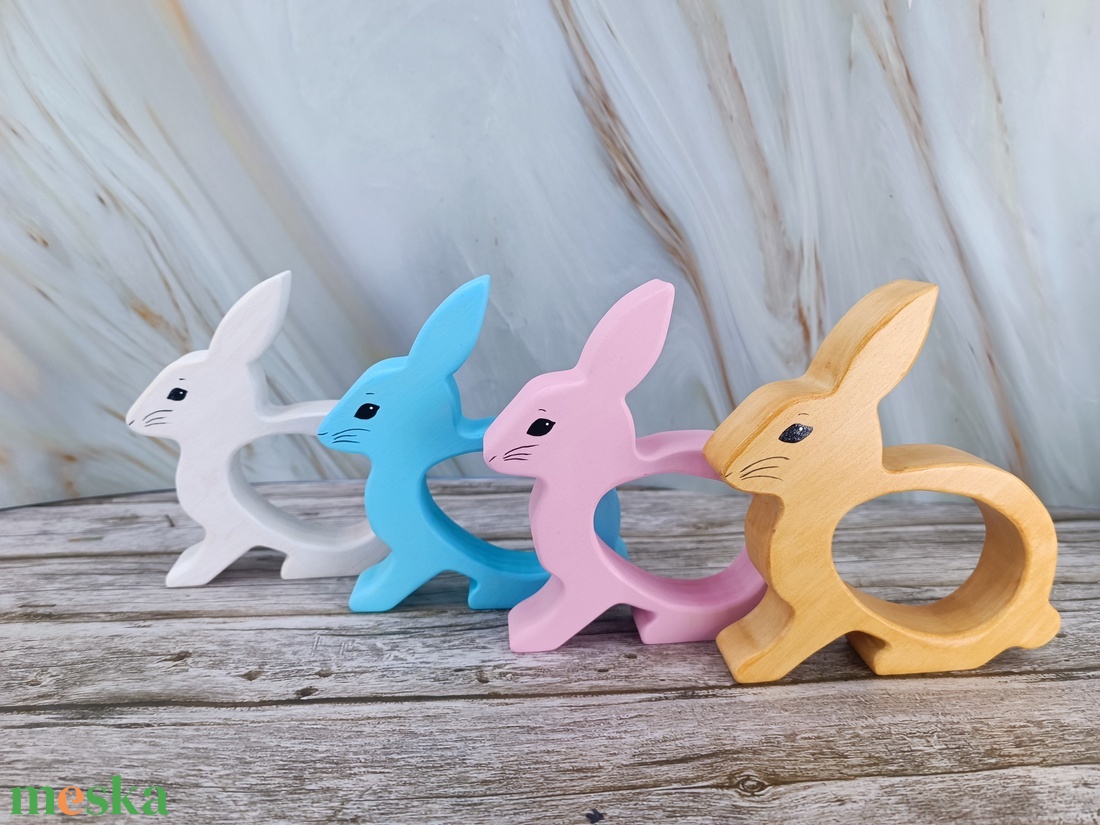 Kézzel festett nyuszis kindertojás tartó hársfából - ünnepi díszek, dekorációk - húsvéti díszek és dekorációk - húsvéti tojástartó - Meska.hu
