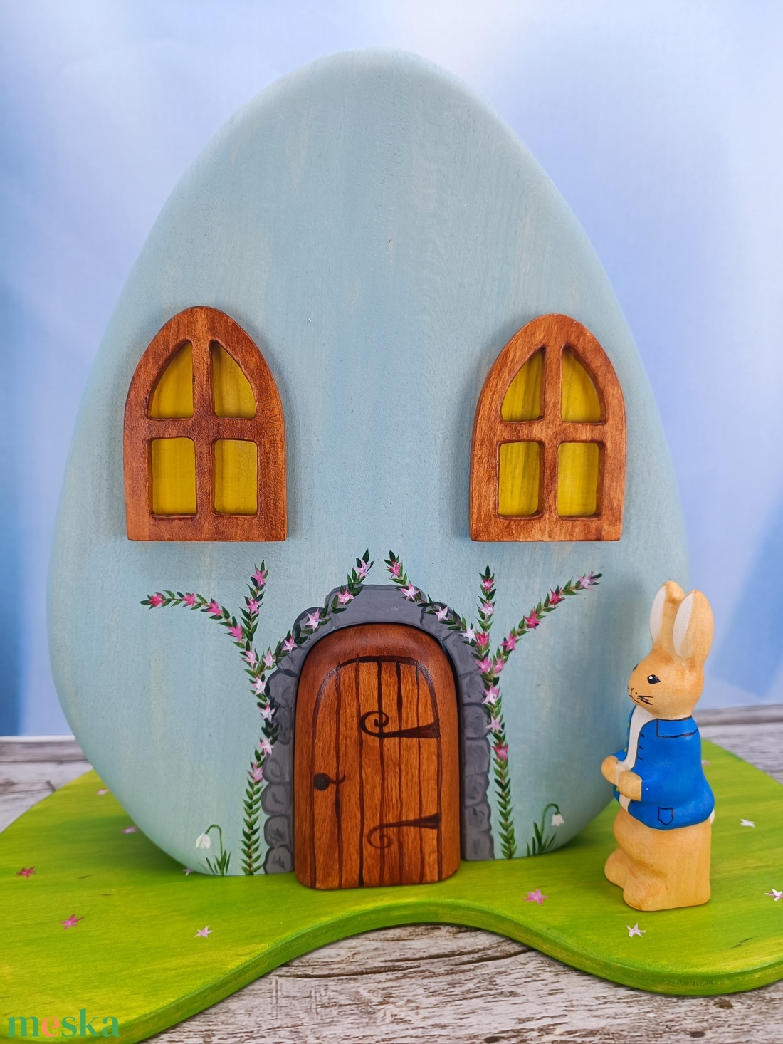 Nyúl Péter nyuszifiú fából faragott játék figura - ünnepi díszek, dekorációk - húsvéti díszek és dekorációk - húsvéti asztaldíszek - Meska.hu