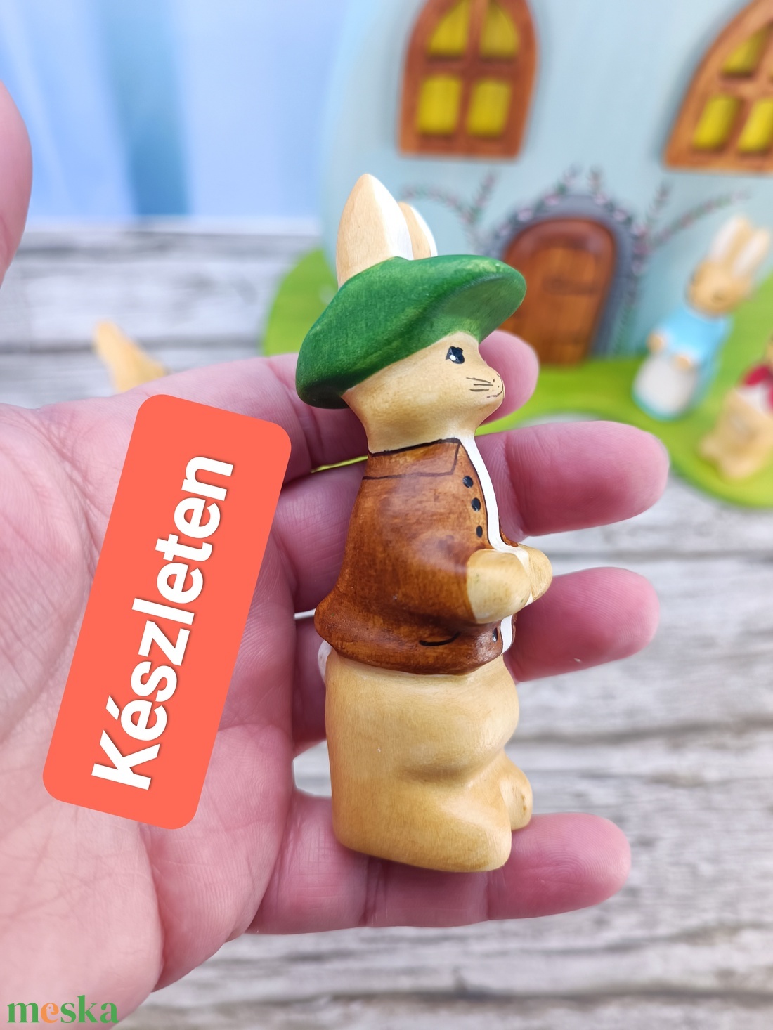 Nyúl Benjámin nyuszifiú fából faragott játék figura - ünnepi díszek, dekorációk - húsvéti díszek és dekorációk - húsvéti asztaldíszek - Meska.hu
