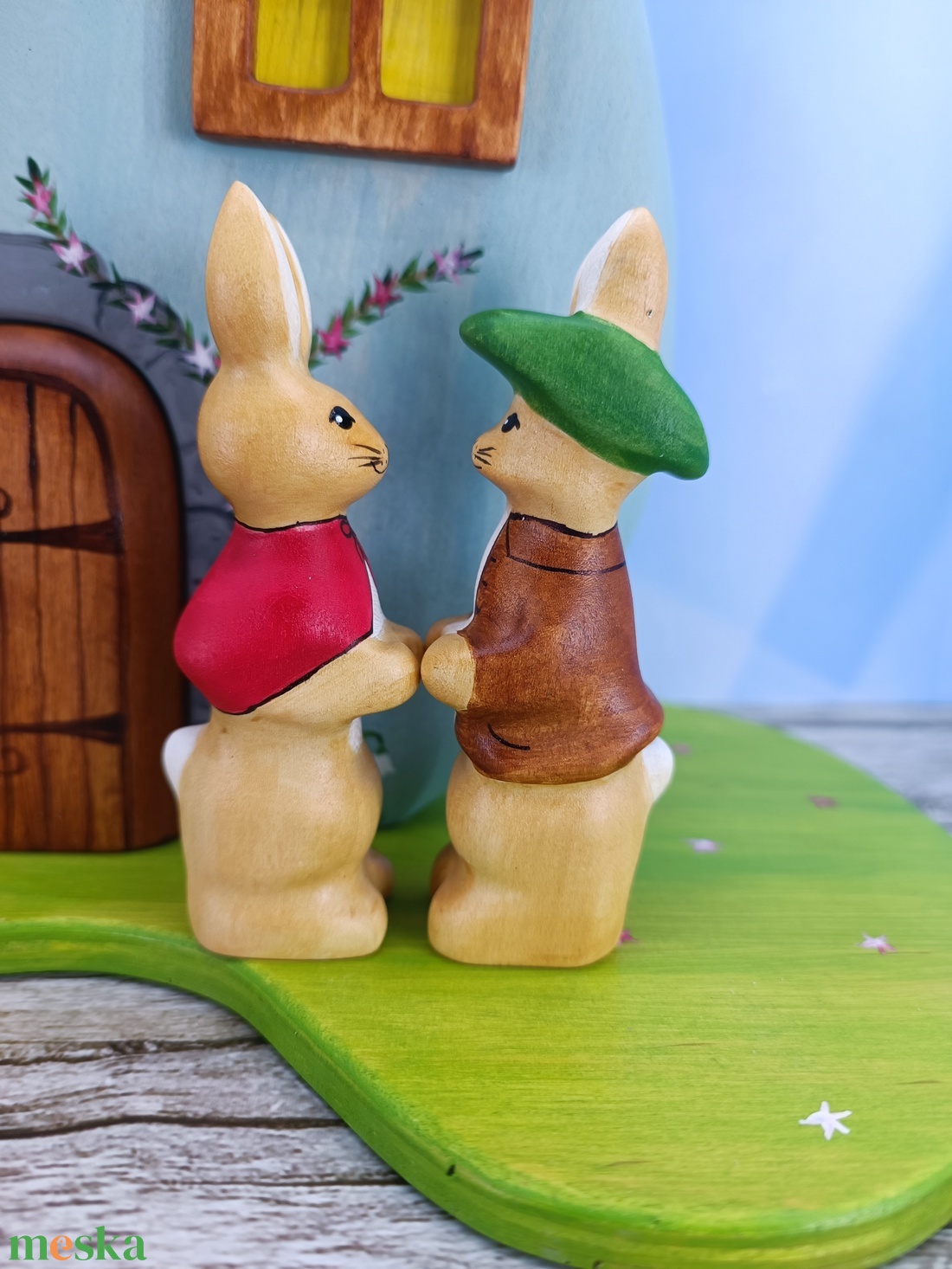 Nyúl Benjámin nyuszifiú fából faragott játék figura - ünnepi díszek, dekorációk - húsvéti díszek és dekorációk - húsvéti asztaldíszek - Meska.hu