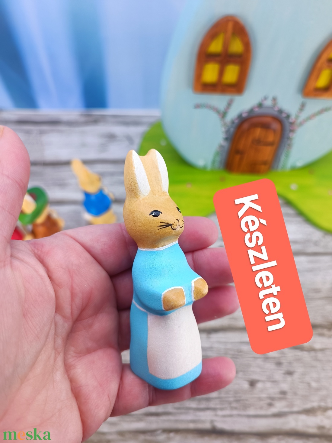 Nyuszi mama fából faragott játék figura - ünnepi díszek, dekorációk - húsvéti díszek és dekorációk - húsvéti asztaldíszek - Meska.hu