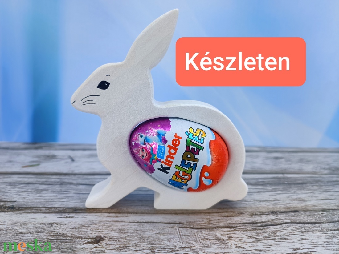 Kézzel festett nyuszis kindertojás tartó hársfából - ünnepi díszek, dekorációk - húsvéti díszek és dekorációk - húsvéti tojástartó - Meska.hu