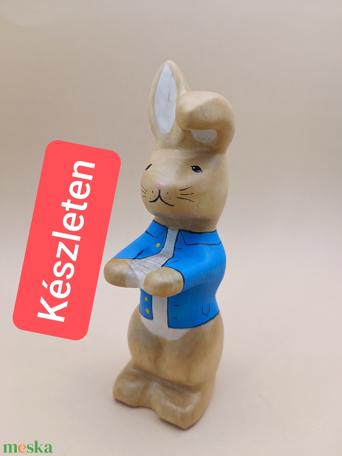 Nagy Nyúl Péter nyuszifiú fából faragott játék figura - ünnepi díszek, dekorációk - húsvéti díszek és dekorációk - húsvéti asztaldíszek - Meska.hu