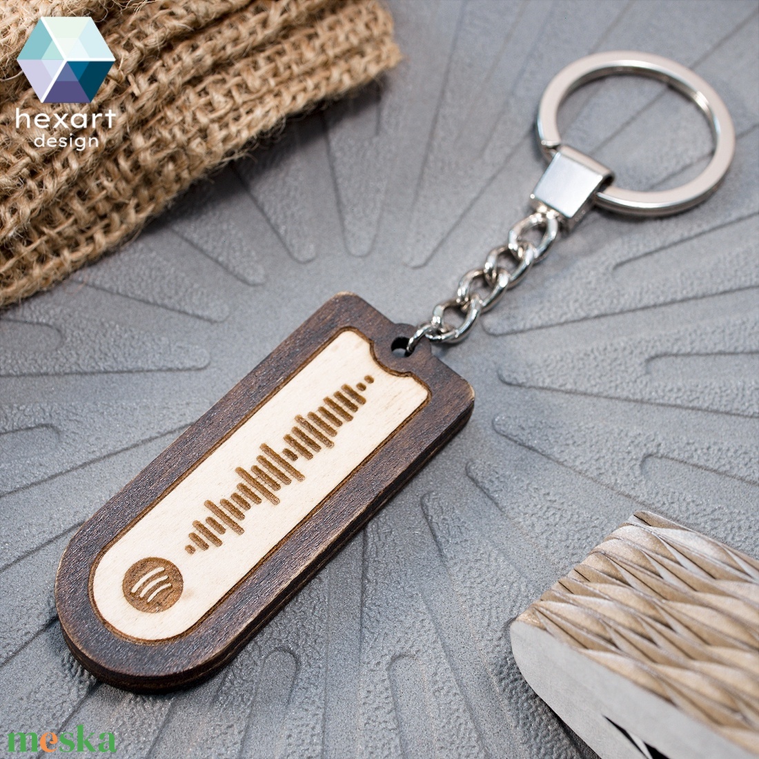 Interaktív Spotify-s zenés/szöveges 2 oldalas fa kulcstartó - többféle színezéssel kérhető - táska & tok - kulcstartó & táskadísz - kulcstartó - Meska.hu