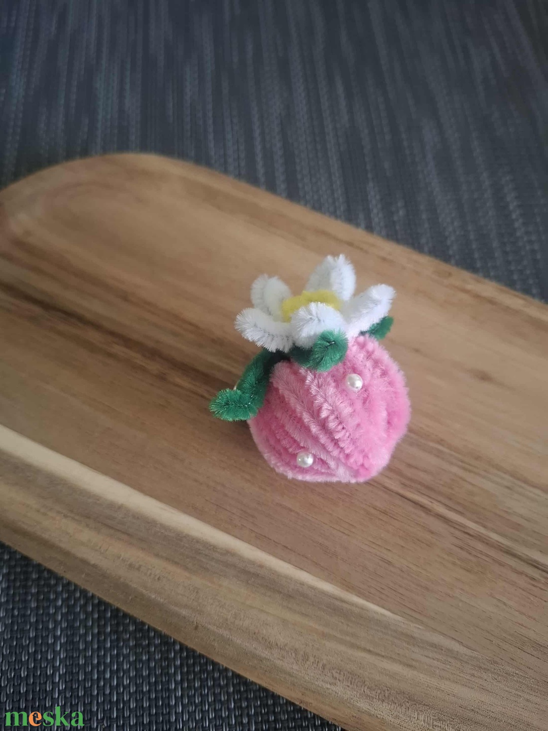 Epres kulcstartó és táskadísz - kézzel sodort, aranyos kézműves ajándék - táska & tok - kulcstartó & táskadísz - táskadísz - Meska.hu Epres kulcstartó és táskadísz - kézzel sodort, aranyos kézműves ajándék - táska & tok - kulcstartó & táskadísz - táskadísz - Meska.hu