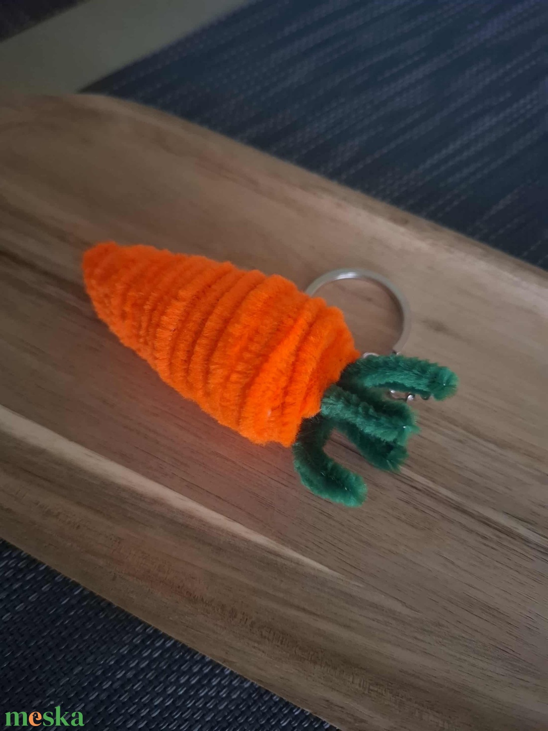 Répa kulcstartó és táskadísz - kézzel sodort, aranyos kézműves ajándék - táska & tok - kulcstartó & táskadísz - táskadísz - Meska.hu Répa kulcstartó és táskadísz - kézzel sodort, aranyos kézműves ajándék - táska & tok - kulcstartó & táskadísz - táskadísz - Meska.hu