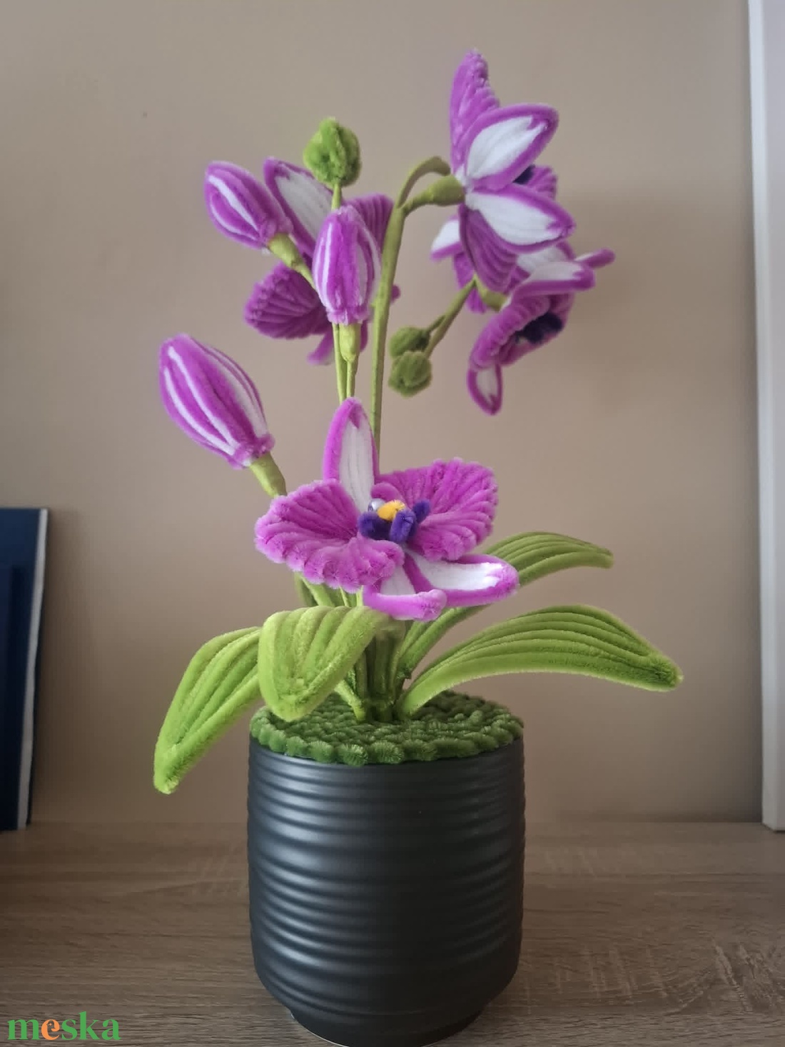 Orchidea kaspóval - otthon & életmód - virágdekoráció - virágdíszek - asztali virágdísz - Meska.hu