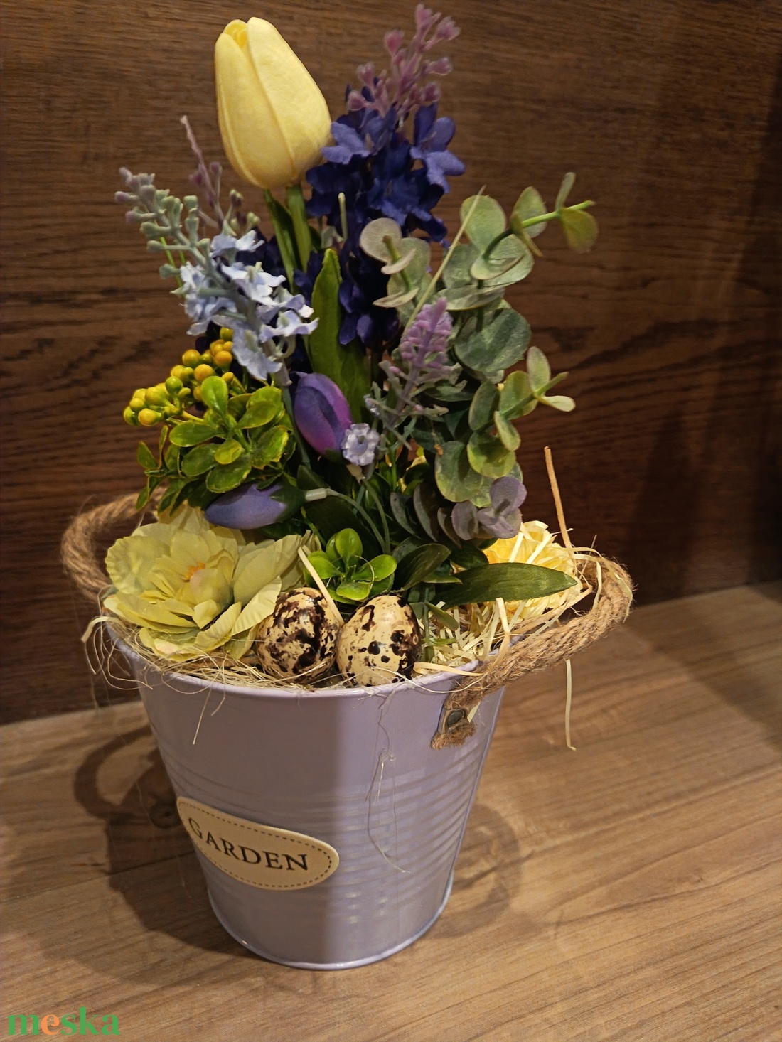 Lila-vanília húsvéti asztali dísz bádogvödörben - otthon & életmód - dekoráció - asztal és polc dekoráció - asztaldísz - Meska.hu