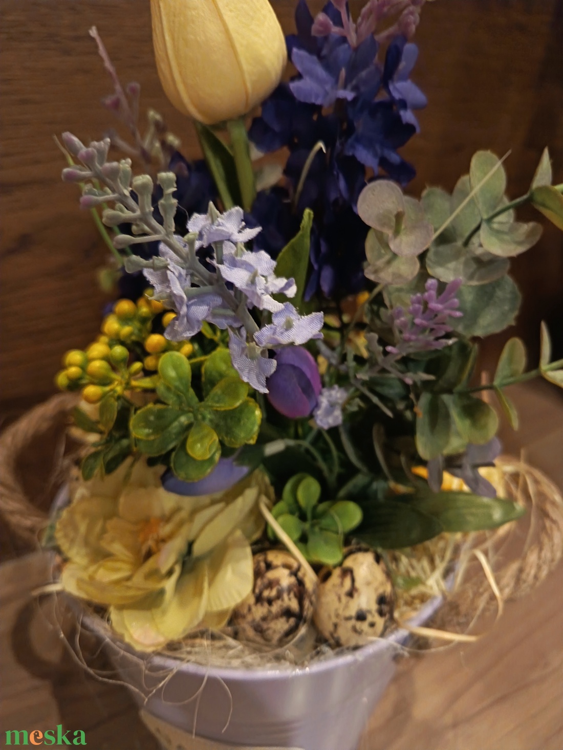 Lila-vanília húsvéti asztali dísz bádogvödörben - otthon & életmód - dekoráció - asztal és polc dekoráció - asztaldísz - Meska.hu