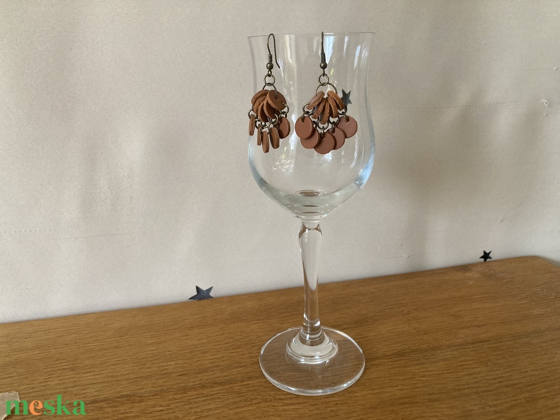 Fülbevaló bőrből, pearl - ékszer - fülbevaló - lógó fülbevaló - Meska.hu Fülbevaló bőrből, pearl - ékszer - fülbevaló - lógó fülbevaló - Meska.hu