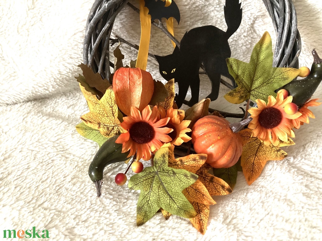 Halloween koszorú macskával - otthon & életmód - dekoráció - virágdísz és tartó - koszorú - Meska.hu Halloween koszorú macskával - otthon & életmód - dekoráció - virágdísz és tartó - koszorú - Meska.hu