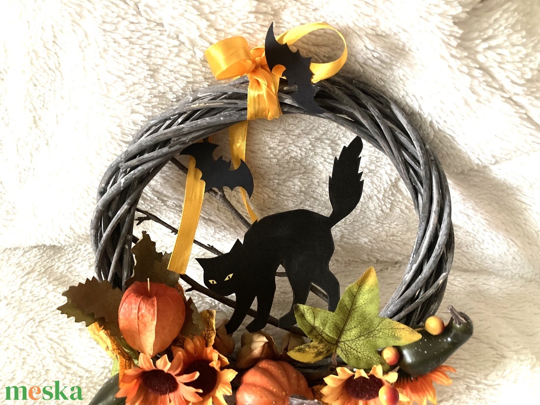 Halloween koszorú macskával - otthon & életmód - dekoráció - virágdísz és tartó - koszorú - Meska.hu Halloween koszorú macskával - otthon & életmód - dekoráció - virágdísz és tartó - koszorú - Meska.hu