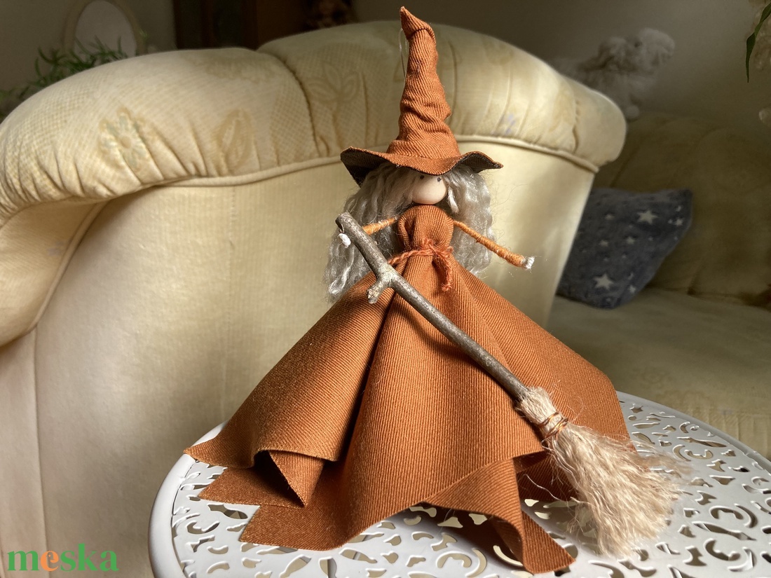 Halloween dekoráció, boszorkány sárga - otthon & életmód - dekoráció - halloween - halloweeni dekoráció - Meska.hu