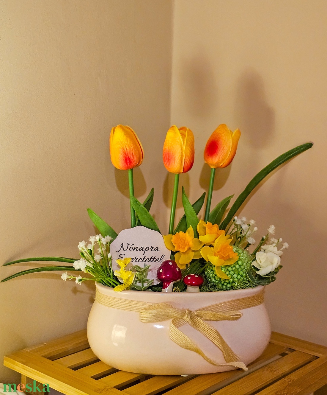 Nőnapra asztaldísz  - otthon & életmód - virágdekoráció - virágdíszek - virágdísz kaspóban - Meska.hu