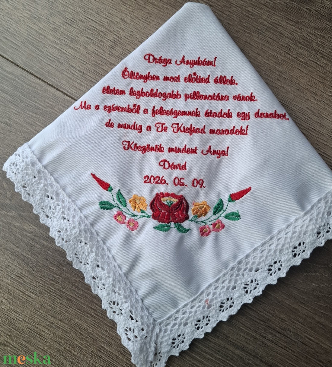 Hímzett keszkenő - esküvői szülőköszöntő - Egyedi változat - esküvő - emlék & ajándék - szülőköszöntő ajándék - Meska.hu