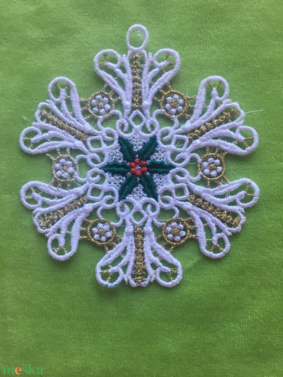 Színes csipke fenyőfadíszek / hópehely - karácsony - karácsonyi lakásdekoráció - karácsonyfadíszek - Meska.hu