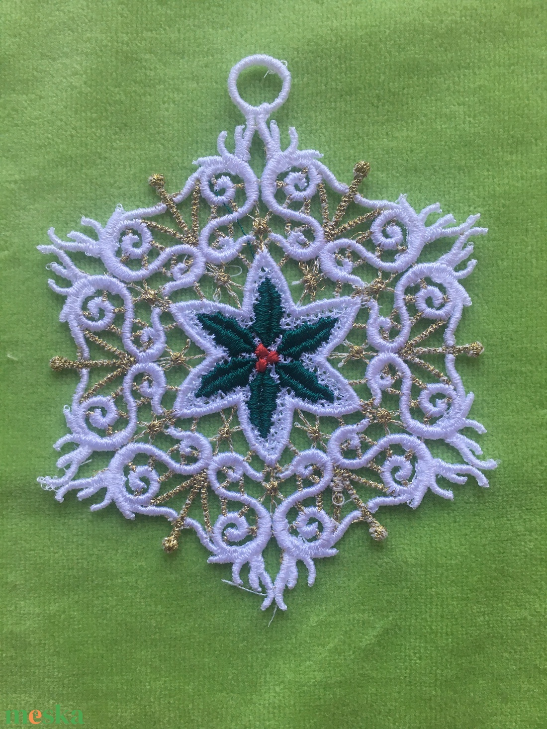 Színes csipke fenyőfadíszek / hópehely - karácsony - karácsonyi lakásdekoráció - karácsonyfadíszek - Meska.hu