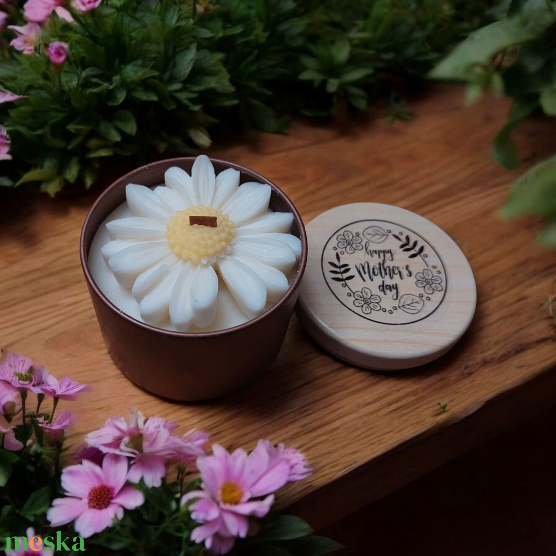 Margarétás szójaviasz gyertya egyedi felirattal, margaréta díszítéssel (120/240 ml) - otthon & életmód - gyertya, illat, aroma - gyertya - Meska.hu Margarétás szójaviasz gyertya egyedi felirattal, margaréta díszítéssel (120/240 ml) - otthon & életmód - gyertya, illat, aroma - gyertya - Meska.hu