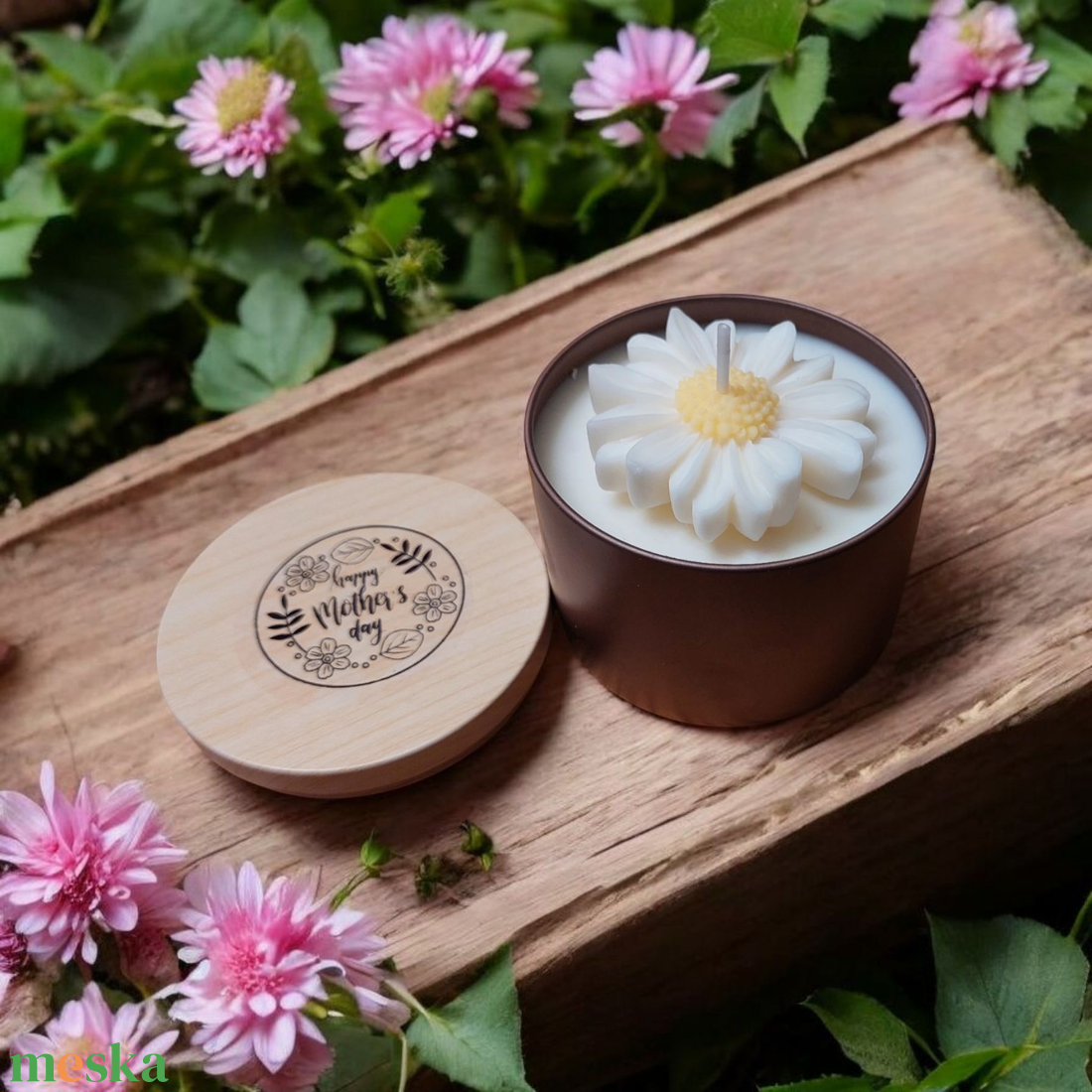 Margarétás szójaviasz gyertya egyedi felirattal, margaréta díszítéssel (120/240 ml) - otthon & életmód - gyertya, illat, aroma - gyertya - Meska.hu Margarétás szójaviasz gyertya egyedi felirattal, margaréta díszítéssel (120/240 ml) - otthon & életmód - gyertya, illat, aroma - gyertya - Meska.hu