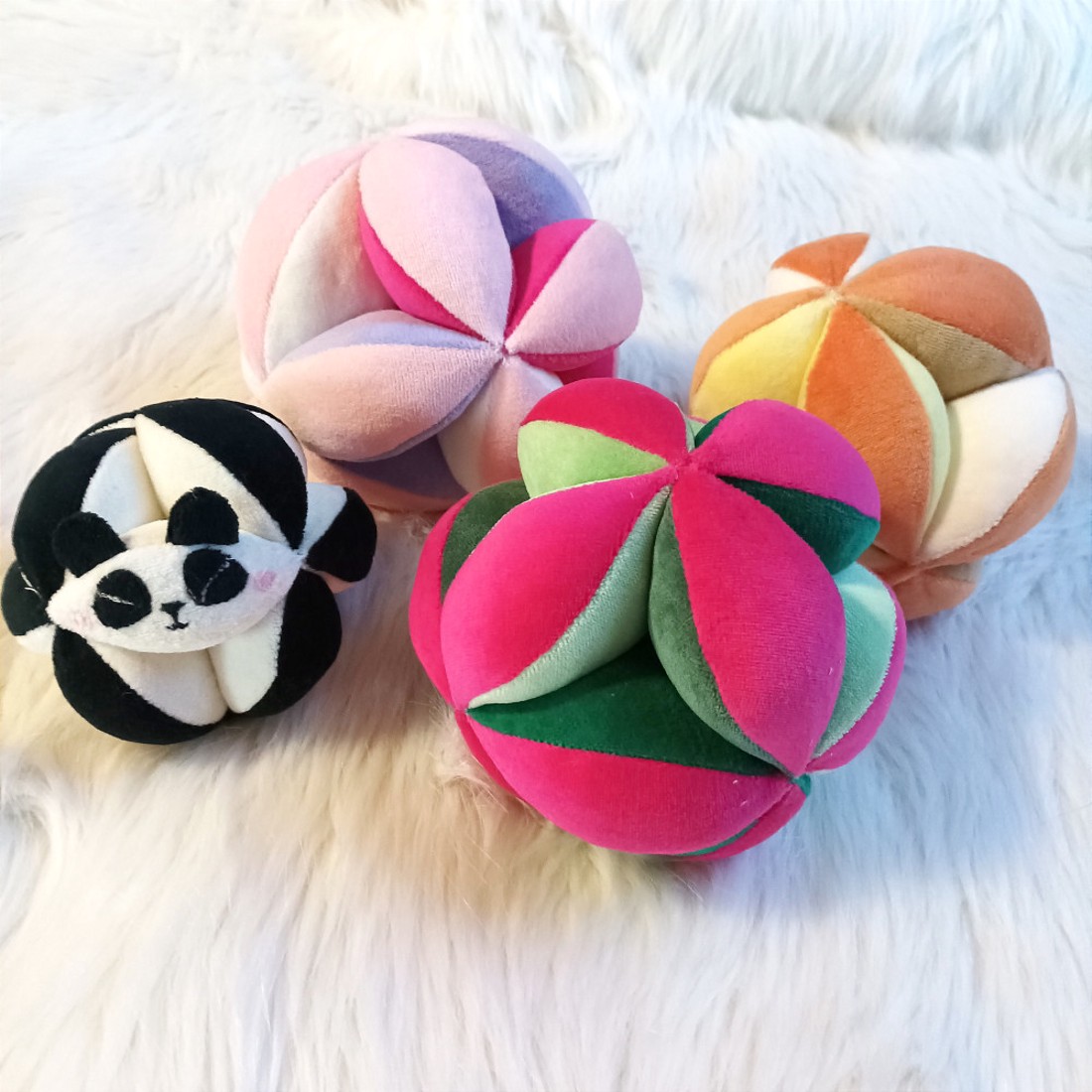 Montessori labda - pink - lila, 12 cm - játék & sport - 3 éves kor alattiaknak - babalabda - Meska.hu