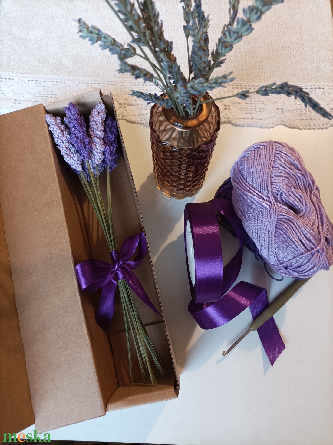 Horgolt levendula igazi levendulaszárral - otthon & életmód - dekoráció - virágdísz és tartó - csokor & virágdísz - Meska.hu