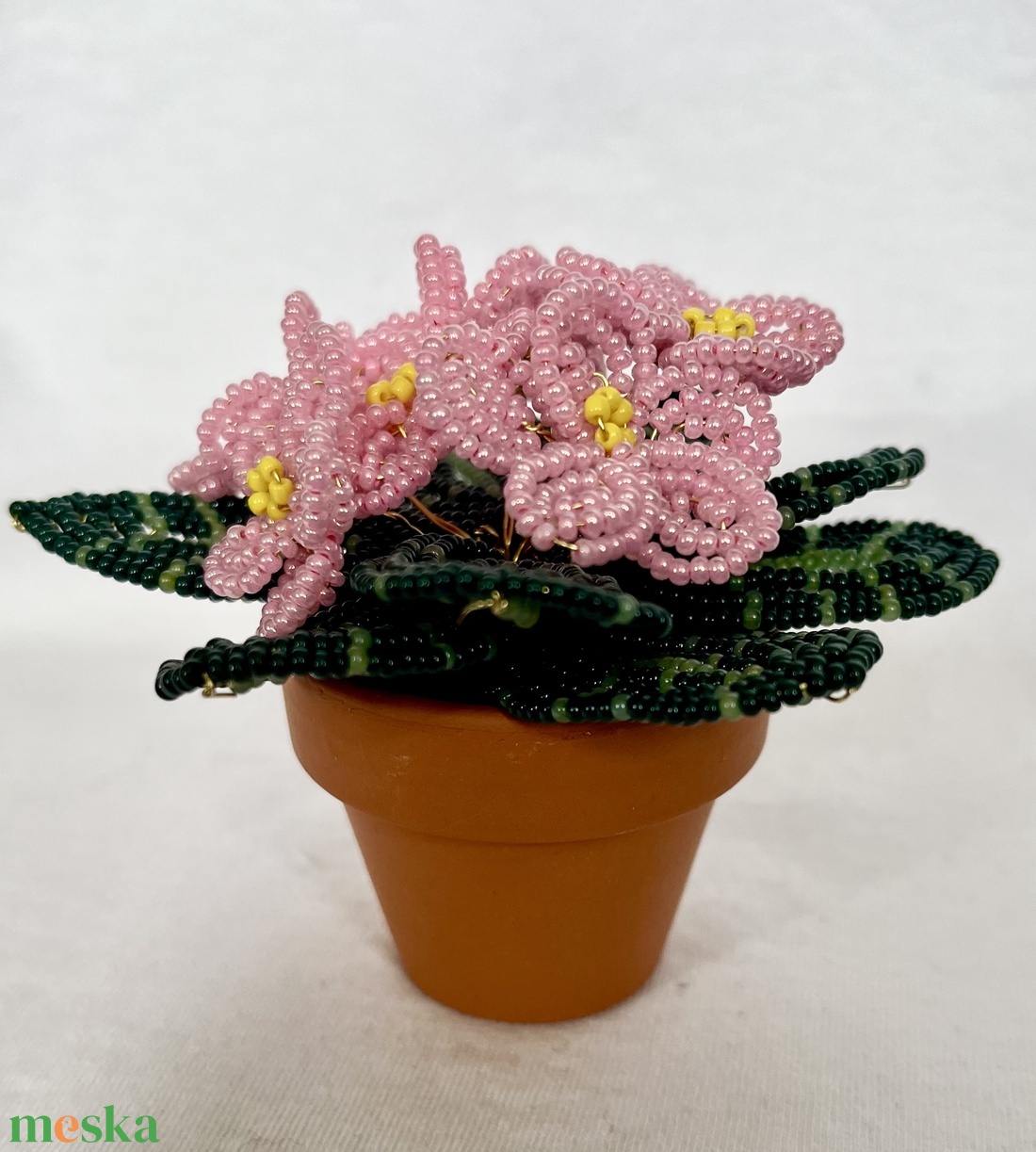 Rózsaszín fokföldi ibolya gyöngyből - otthon & életmód - dekoráció - asztal és polc dekoráció - bonsai - Meska.hu Rózsaszín fokföldi ibolya gyöngyből - otthon & életmód - dekoráció - asztal és polc dekoráció - bonsai - Meska.hu