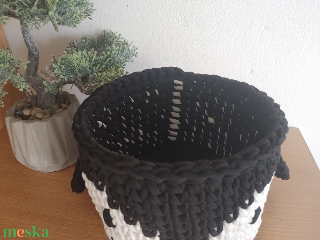 Horgolt pingvin tároló kosár - otthon & életmód - babaszoba, gyerekszoba - Meska.hu