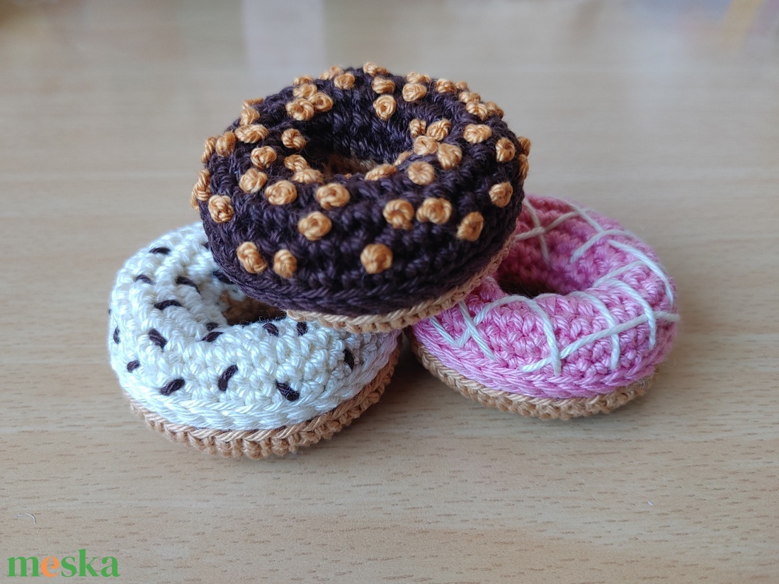 Horgolt fánk szett (amigurumi) - játék & sport - plüssállat & játékfigura - más figura - Meska.hu Horgolt fánk szett (amigurumi) - játék & sport - plüssállat & játékfigura - más figura - Meska.hu