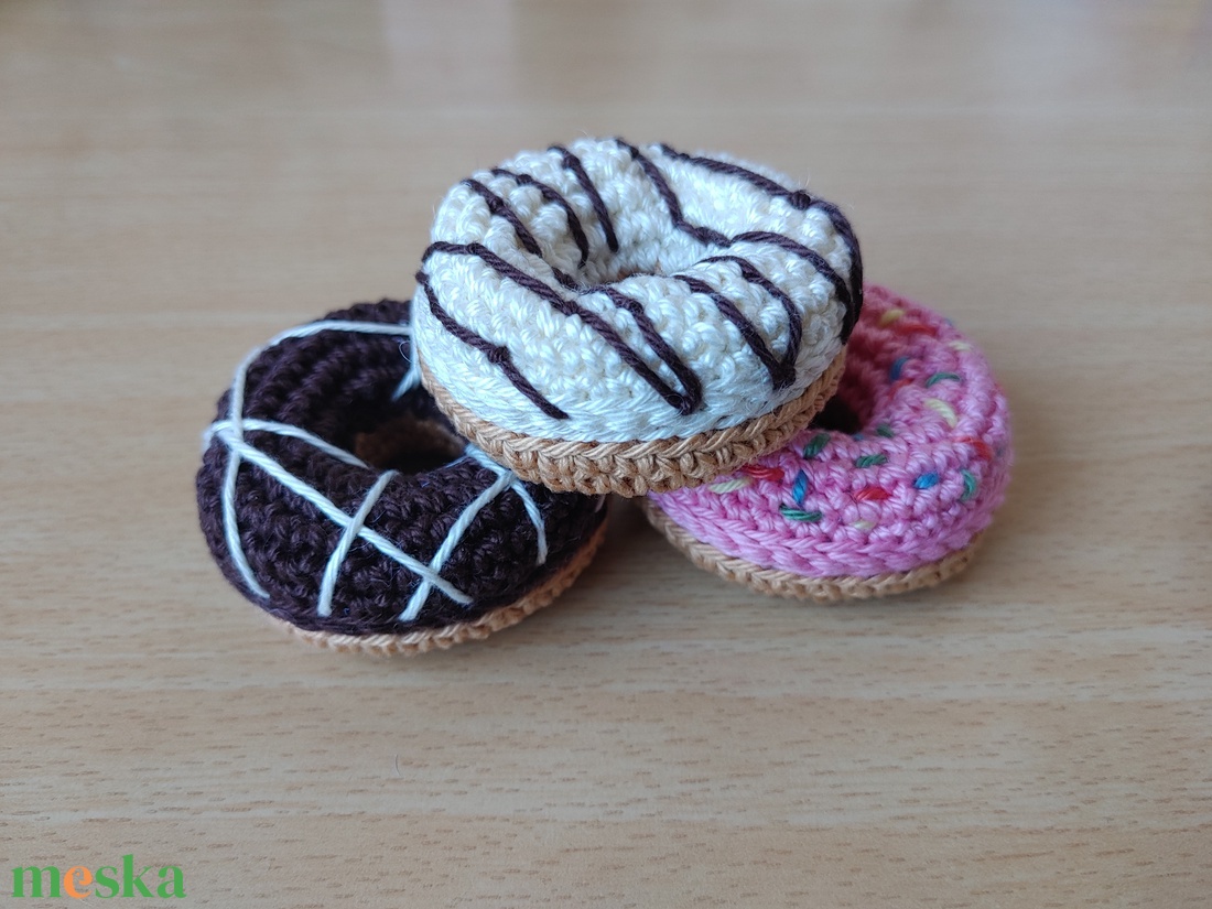 Horgolt fánk szett (amigurumi) - játék & sport - plüssállat & játékfigura - más figura - Meska.hu Horgolt fánk szett (amigurumi) - játék & sport - plüssállat & játékfigura - más figura - Meska.hu