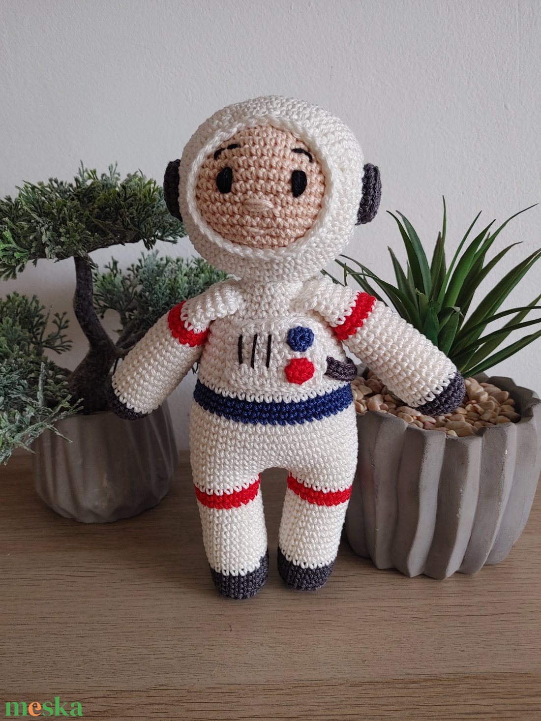 Horgolt űrhajós, amigurumi figura - játék & sport - plüssállat & játékfigura - ember - Meska.hu Horgolt űrhajós, amigurumi figura - játék & sport - plüssállat & játékfigura - ember - Meska.hu
