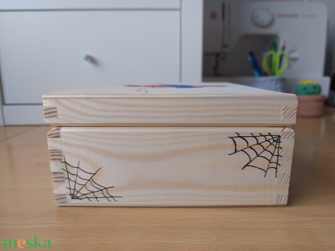 Egyedi, kézzel készítet szuperhős kincses ládika  - otthon & életmód - tárolás & rendszerezés - láda - Meska.hu