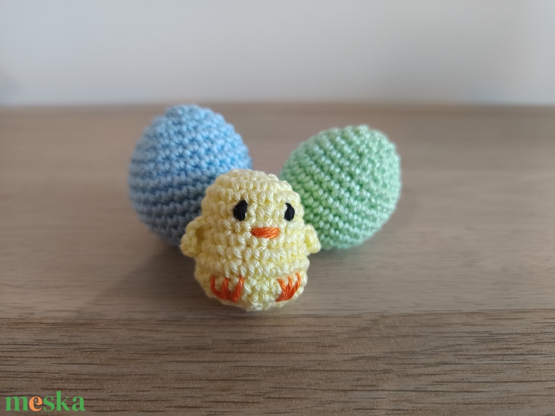 Horgolt húsvéti tojás és csibe szett - ünnepi díszek, dekorációk - húsvéti díszek és dekorációk - húsvéti tojás, hímestojás - Meska.hu