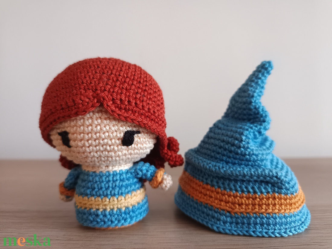 Horgolt minikirályság - Boszorkány amigurumi figura  - játék & sport - baba & babaház - játékbaba, babakellék - Meska.hu