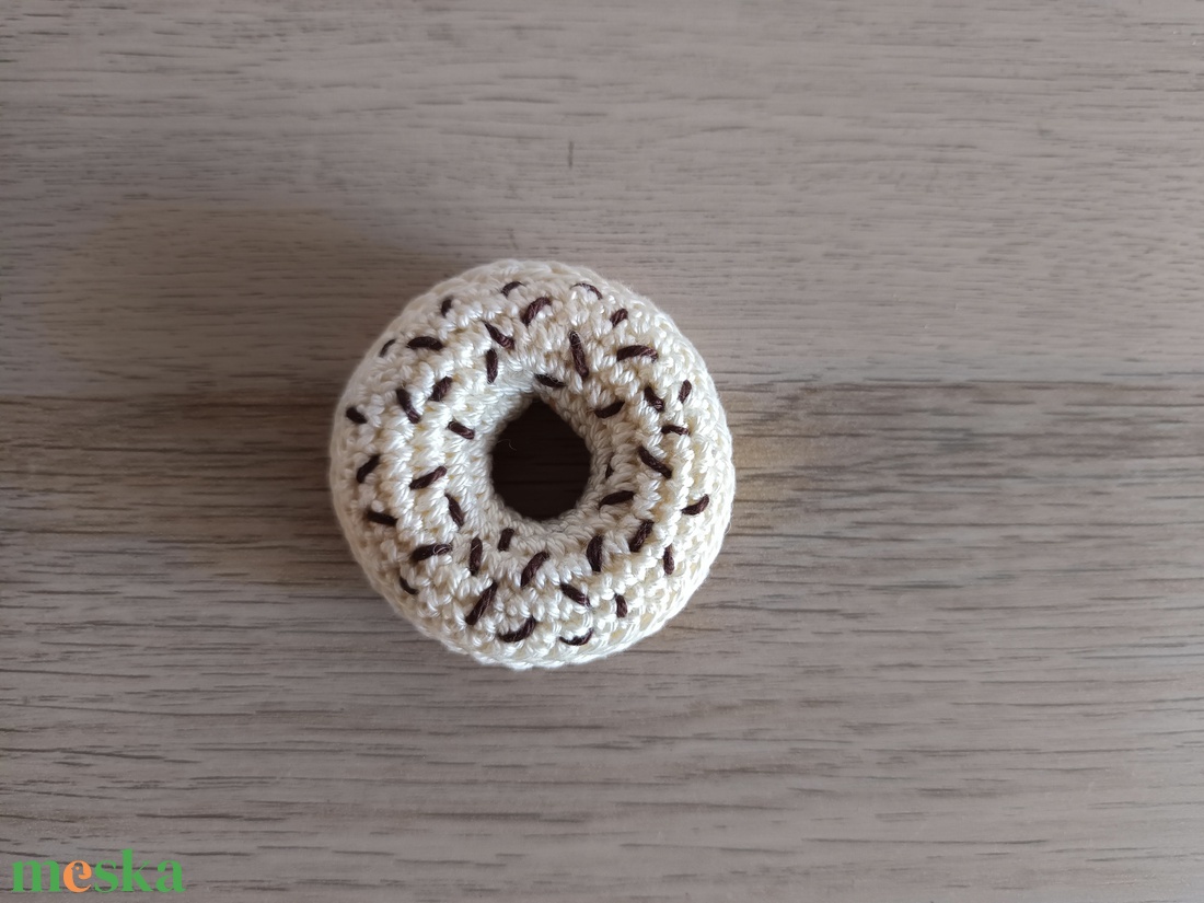 Horgolt fánk (amigurumi játék) - játék & sport - gyerekkonyha - játék ételek - Meska.hu