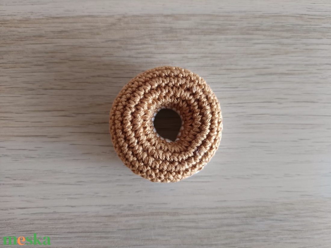 Horgolt fánk (amigurumi játék) - játék & sport - gyerekkonyha - játék ételek - Meska.hu
