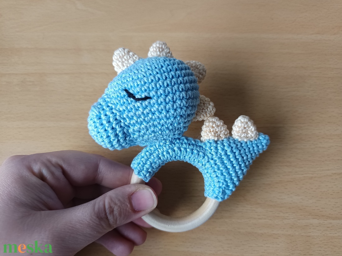 Horgolt dínó csörgő szett - baba - mama - baba játékok - csörgő - Meska.hu