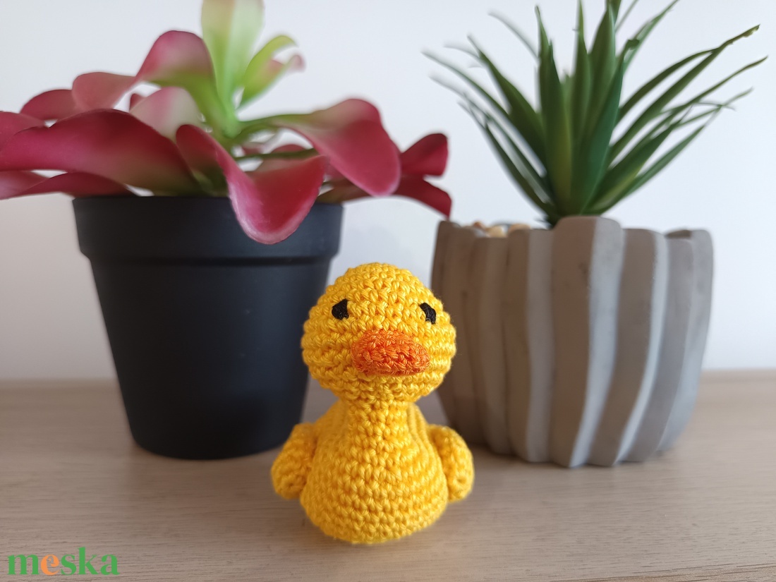 Horgolt kiskacsa dekoráció  - játék & sport - plüssállat & játékfigura - más figura - Meska.hu