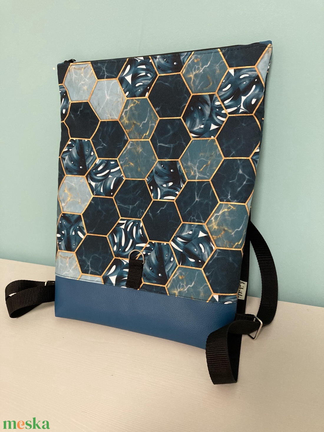 Zöld növényi mintás rolltop 100% vízhatlan hátizsák - táska & tok - hátizsák - roll top hátizsák - Meska.hu Zöld növényi mintás rolltop 100% vízhatlan hátizsák - táska & tok - hátizsák - roll top hátizsák - Meska.hu