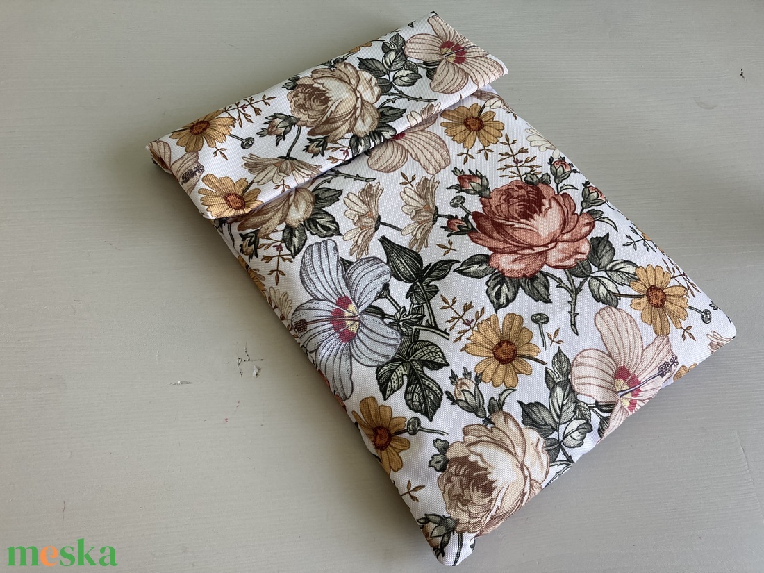 Vízhatlan tablettok, ebooktok vagy könyvtok bézs virágos - táska & tok - ebook & tablet tok - Meska.hu Vízhatlan tablettok, ebooktok vagy könyvtok bézs virágos - táska & tok - ebook & tablet tok - Meska.hu