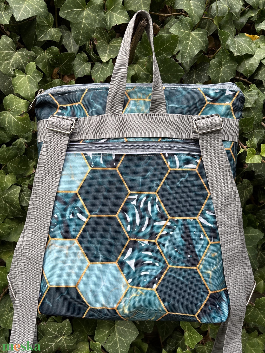 Türkiz hexa/méhsejt vízhatlan hátizsák - táska & tok - hátizsák - kishátizsák - Meska.hu