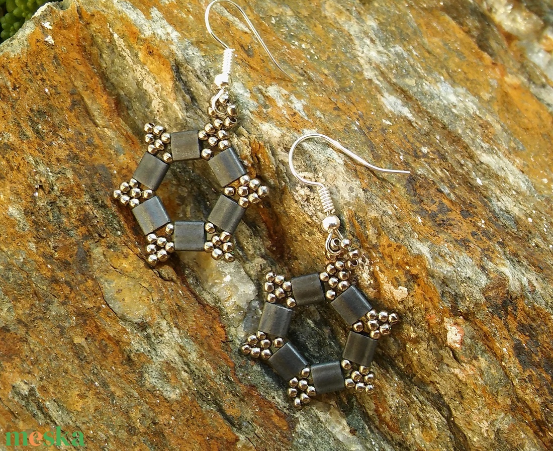 Hexagon fülbevaló, gyöngy, gyöngyékszer, gyöngy fülbevaló, ajándék - ékszer - fülbevaló - lógó fülbevaló - Meska.hu Hexagon fülbevaló, gyöngy, gyöngyékszer, gyöngy fülbevaló, ajándék - ékszer - fülbevaló - lógó fülbevaló - Meska.hu