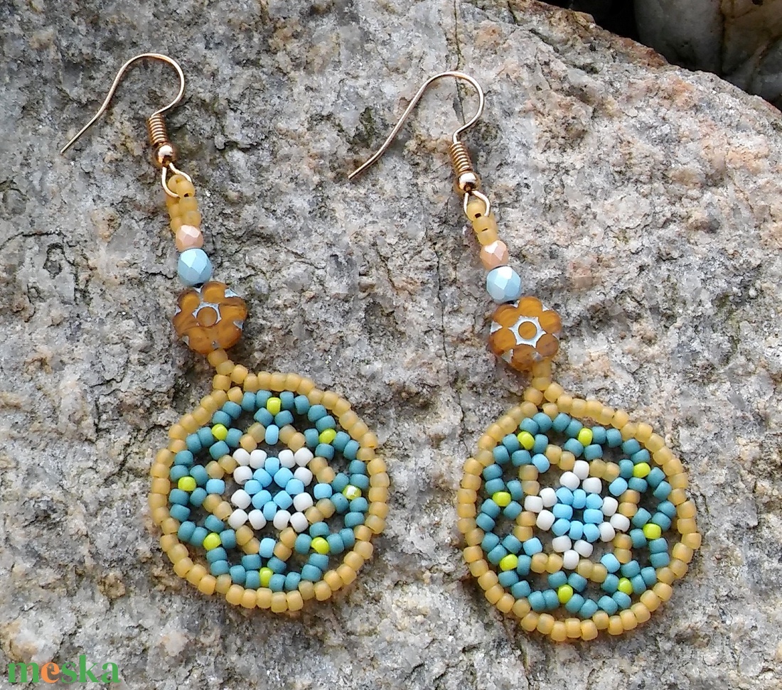 Spring mandala, gyöngy, gyöngyékszer, gyöngy fülbevaló, ajándék, névnap, születésnap, karácsony, télapó - ékszer - fülbevaló - lógó fülbevaló - Meska.hu Spring mandala, gyöngy, gyöngyékszer, gyöngy fülbevaló, ajándék, névnap, születésnap, karácsony, télapó - ékszer - fülbevaló - lógó fülbevaló - Meska.hu