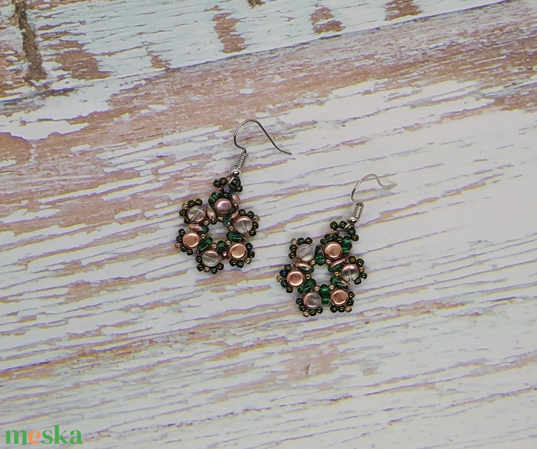 Karácsonyi gömb fülbevaló, ajándék, névnap, születésnap, Anyák napja, Nőnap, Húsvét, Karácsony, Télapó, ballagás - ékszer - fülbevaló - lógó fülbevaló - Meska.hu