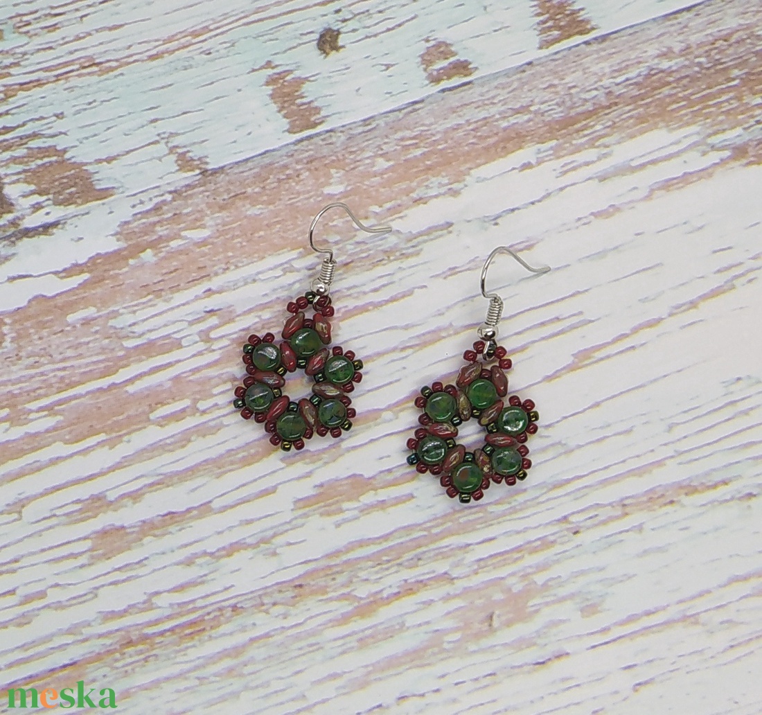 Karácsonyi gömb fülbevaló, ajándék, névnap, születésnap, Anyák napja, Nőnap, Húsvét, Karácsony, Télapó, ballagás - ékszer - fülbevaló - lógó fülbevaló - Meska.hu