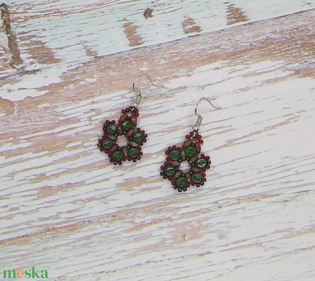 Karácsonyi gömb fülbevaló, ajándék, névnap, születésnap, Anyák napja, Nőnap, Húsvét, Karácsony, Télapó, ballagás - ékszer - fülbevaló - lógó fülbevaló - Meska.hu