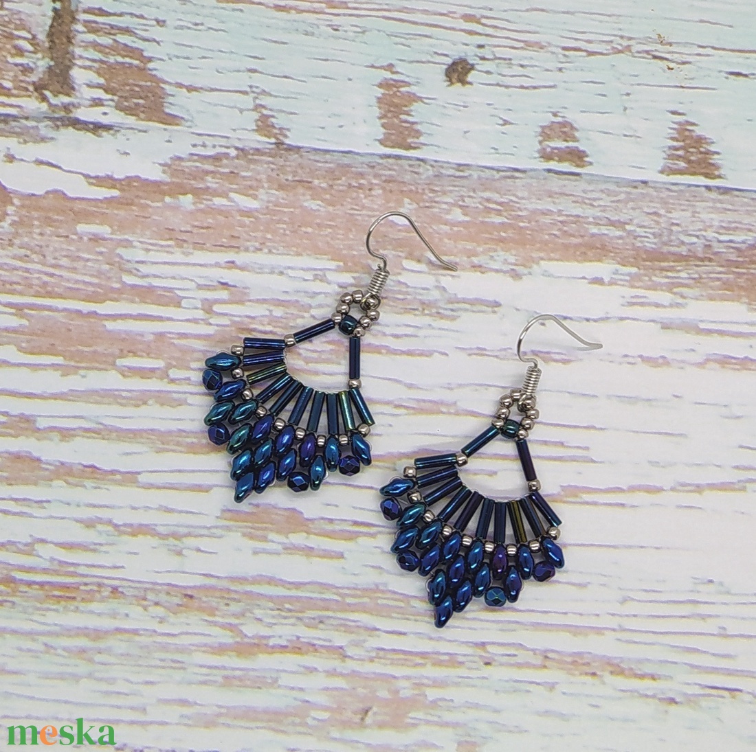 Kis kedves fülbevaló, gyöngy, gyöngyékszer, gyöngy fülbevaló - ékszer - fülbevaló - lógó fülbevaló - Meska.hu