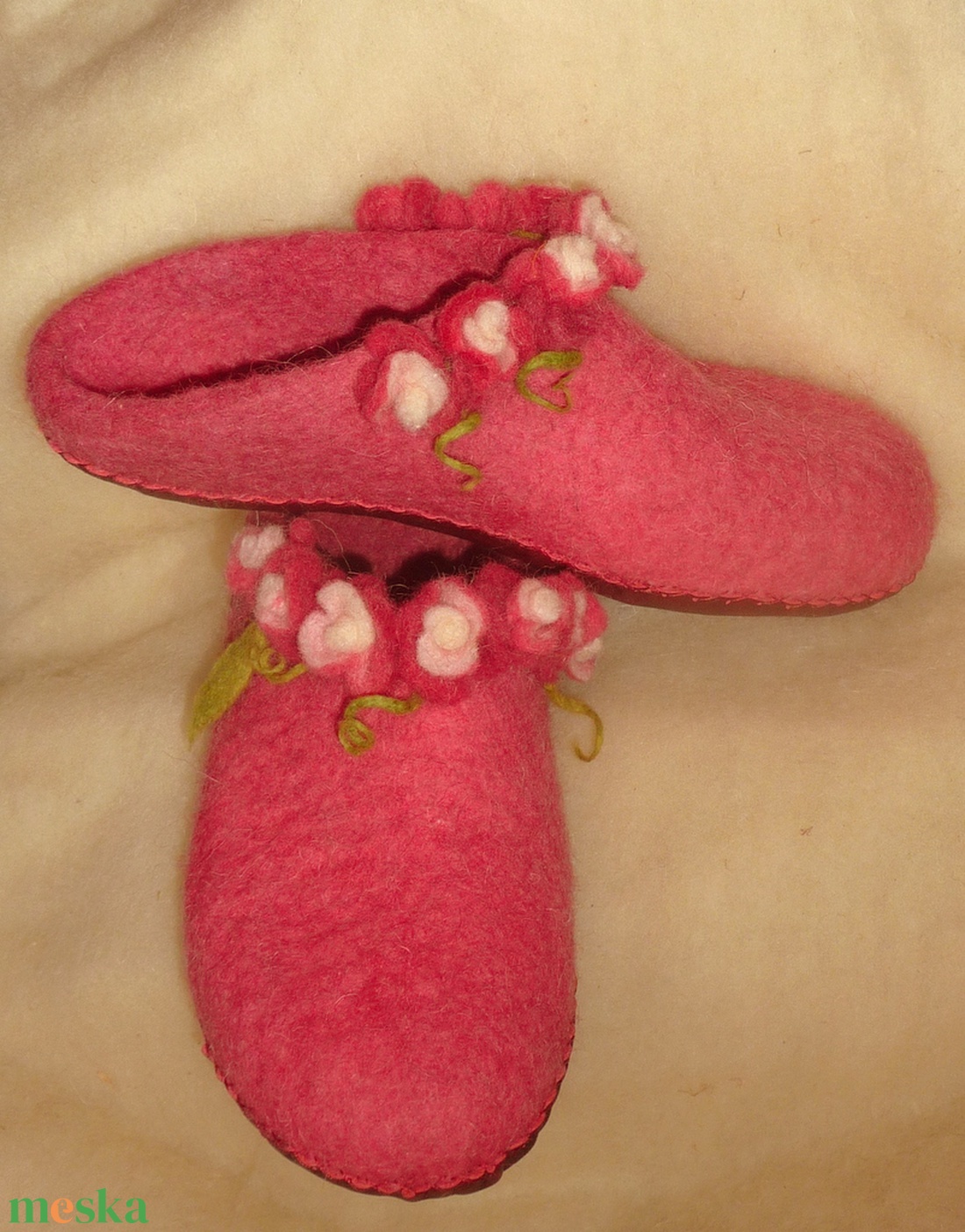 Hétvirágos nemez papucs női  - ruha & divat - cipő & papucs - mamusz & házicipő - Meska.hu